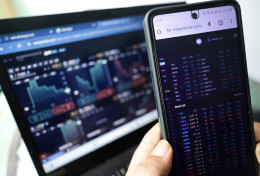 Efek Domino Tarif Trump: Saham JPFA, AUTO, SMGR Masih Aman atau Terancam?