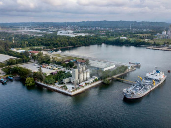 Pelindo Catat Arus Logistik di Pelabuhan Tanjung Emas Meningkat 9% pada Semester I/2025