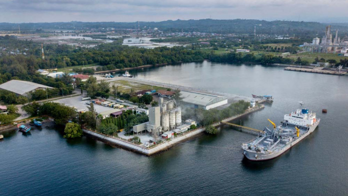 Pelindo Catat Arus Logistik di Pelabuhan Tanjung Emas Meningkat 9% pada Semester I/2025