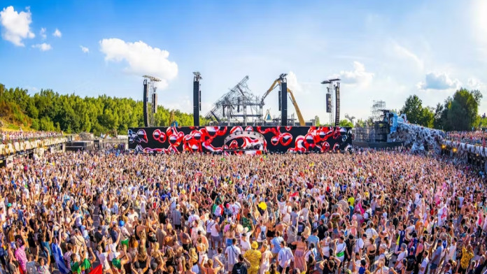 Tomorrowland Tetap Digelar Meski Panggung Utama Hangus Terbakar