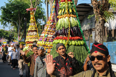 Tradisi Sadranan Kirab Budaya Sunan Kuning Semarang
