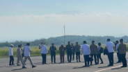 Momen Jokowi Lepas Prabowo Kembali ke Jakarta di Bandara Adi Soemarmo