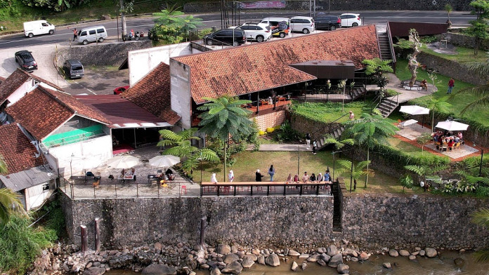 Jelajah Pesona Jabar: Perjalanan Ulfa Setelah Resign dan Kembangkan RM Tepi Sungai