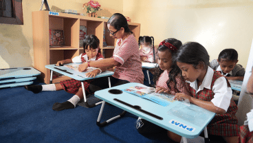 Ribuan Anak Nasabah PNM Mekaar Bisa Lanjutkan Sekolah Berkat Beasiswa PNM
