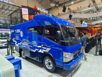 GIIAS 2025: Fuso Pajang e-Canter yang Disulap Jadi EV Mobile Charger