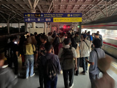 Stasiun Manggarai Mati Lampu, 'Anker' Menumpuk saat Jam Pulang Kerja