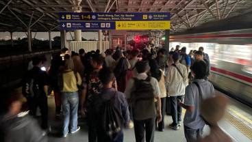 Stasiun Manggarai Mati Lampu, 'Anker' Menumpuk saat Jam Pulang Kerja