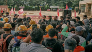 10 Hari Blokade Smelter, Buruh Huadi Nickel Tuntut Kejelasan Nasib Pekerja & Upah