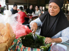 DPRD Kota Surabaya Dorong Pemkot Berdayakan UMKM Kuliner Semanggi
