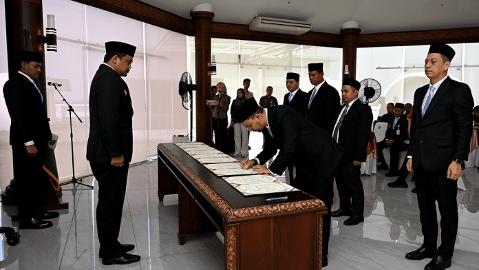 Bobby Lantik Direksi dan Komisaris Dua BUMD, Minta Rencana Dorong PAD