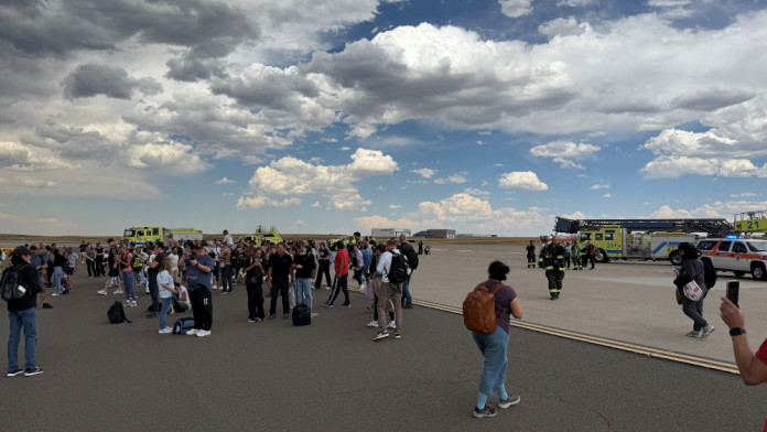 Pesawat Boeing 737 MAX 8 Terbakar Jelang Lepas Landas, American Airlines Evakuasi Penumpang