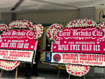 Megawati Kirim Karangan Bunga atas Wafatnya Kwik Kian Gie