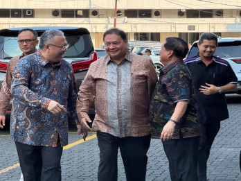 Wapres Gibran dan Menko Airlangga Melayat ke Rumah Duka Kwik Kian Gie