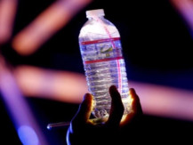 Can Mayora and Tanoko’s Bottled Water Conglomerates Follow Nongfu Spring’s Success?