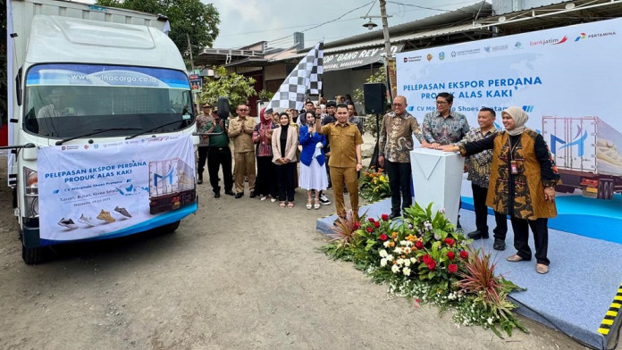 Produk Alas Kaki UKM Asal Mojokerto Berhasil Tembus Ekspor ke Korsel