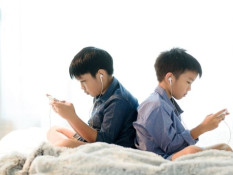 Waspada Efek Anak Terpapar Gadget Sejak Dini, Lebih Emosional hingga Sulit Fokus