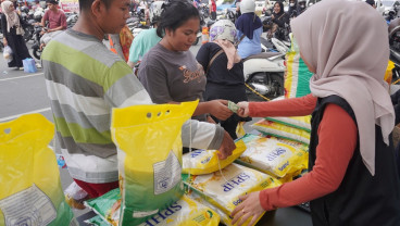 Polisi Telusuri Dugaan Pengurangan Takaran Beras Bantuan di Garut