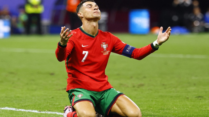 Cristiano Ronaldo Resmi Jadi Miliarder, Namun Belum Jadi Pesepak Bola Terkaya