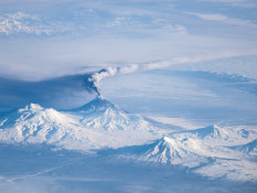 Gunung Api Klyuchevskoy di Rusia Meletus Usai Gempa Dahsyat