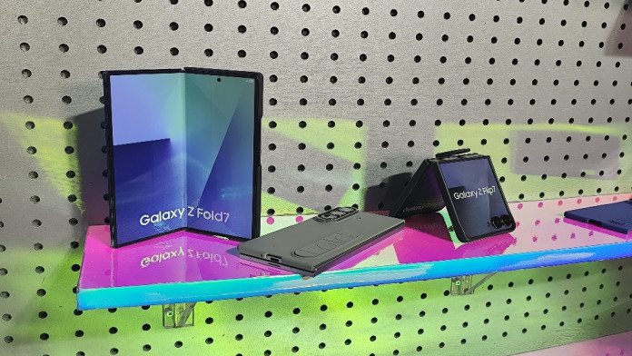 Samsung Z Fold & Flip 7: HP Lipat dengan Sentuhan AI Terbaru