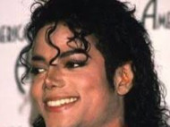 Kaus Kaki Bertabur Berlian Milik Michael Jackson Laku Terjual Rp132 Juta