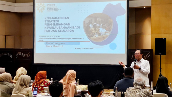 Purna PMI Malang Dibantu Bank Mandiri Jadi Wirausaha Lewat Bapak Asuh