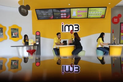 Alasan Sederet Sekuritas Revisi Turun Rating Saham Indosat (ISAT)