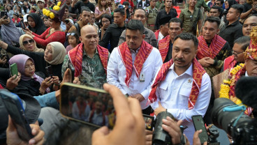 Meriah! Bobby Nasution Buka Festival Bunga & Buah Karo 2025