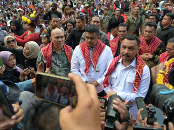 Meriah! Bobby Nasution Buka Festival Bunga & Buah Karo 2025
