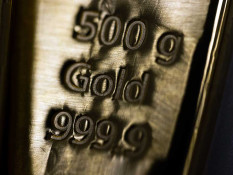 Harga Emas Menguat jelang Deadline Tarif Trump