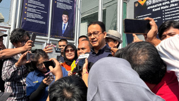 Anies Sambangi Rutan Cipinang Usai Tom Lembong Dapat Abolisi dari Prabowo