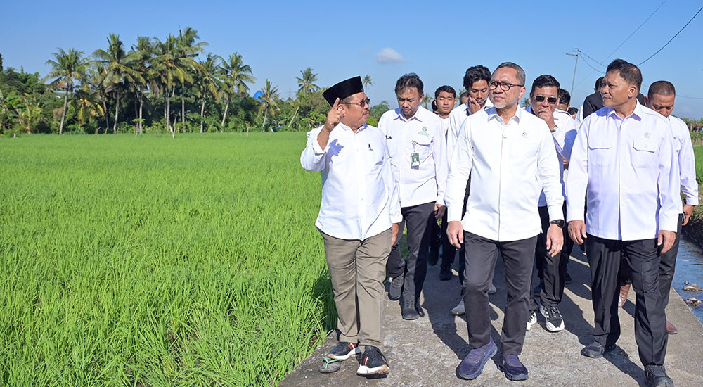 Menteri Koordinator Bidang Pangan Zulkifli Hasan Lakukan Sosialisasi Kopdes Merah Putih di Lombok