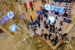 Beda Arah Investor Kakap JP Morgan Cs di Saham BBCA