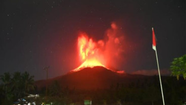 Gunung Lewotobi Masih Berstatus Awas, Warga Dilarang Masuk Radius 6 Km