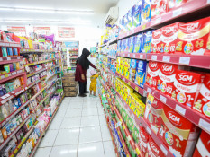 Adu Laris Kinerja Alfamart (AMRT) vs Indomaret  (DNET) di Semester I/2025
