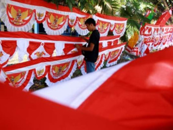 PLN Imbau Pemasangan Umbul-Umbul Minimal 3 Meter dari Jaringan Listrik