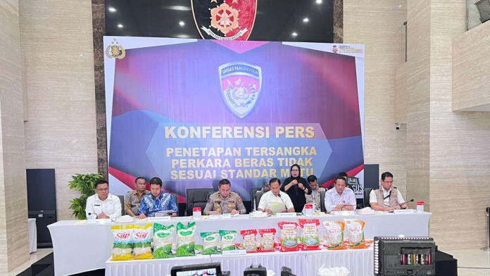 Polisi Sita Dokumen hingga Alat Produksi Beras Oplosan PT PIM