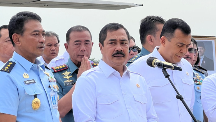 Menteri Imipas Pastikan Riza Chalid Masih Berada di Malaysia