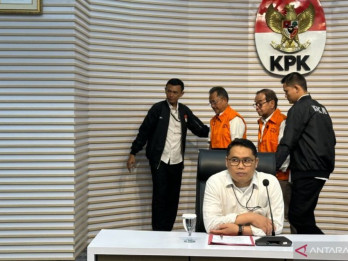 KPK Tahan Eks Dirut Hutama Karya dalam Kasus Korupsi Pengadaan Lahan Tol Trans Sumatra