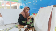 Ketua Kelompok Mekaar Jadi Penggerak Pemberdayaan di Kampung Madani PNM