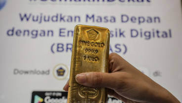 Harga Emas Melemah, Pasar Fokus ke Gubernur The Fed Pilihan Trump