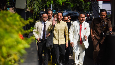 Nadiem Makarim Tiba di KPK, Didampingi Hotman Paris