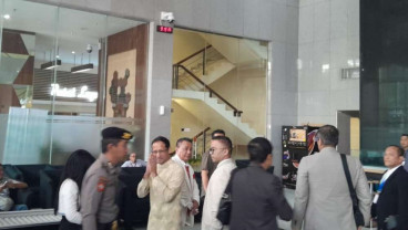 Senyum Nadiem di KPK, Dugaan Korupsi Google Cloud