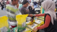 Bulog Cirebon Tuntas Salurkan 10.000 Ton Bantuan Pangan