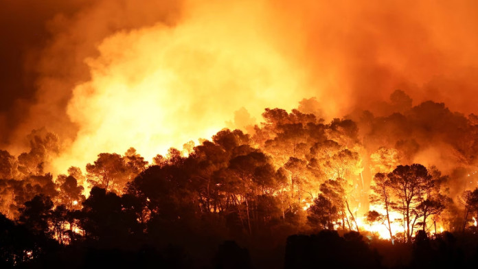 Kebakaran Hutan Terbesar sejak 1949 di Prancis Terkendali, 16.000 Hektare Lahan Terimbas