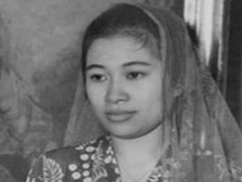 Biografi Fatmawati, Istri Presiden Soekarno, Penjahit Bendera Sang Saka Merah Putih