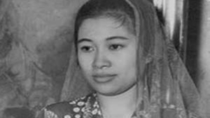 Biografi Fatmawati, Istri Presiden Soekarno, Penjahit Bendera Sang Saka Merah Putih