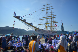 Kedatangan KRI Bima Suci di Padang