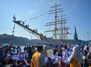 Kedatangan KRI Bima Suci di Padang