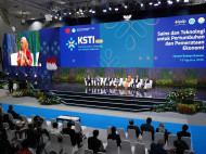 Telkomsel Pamerkan 6 Solusi AI Terkini di KSTI Indonesia 2025